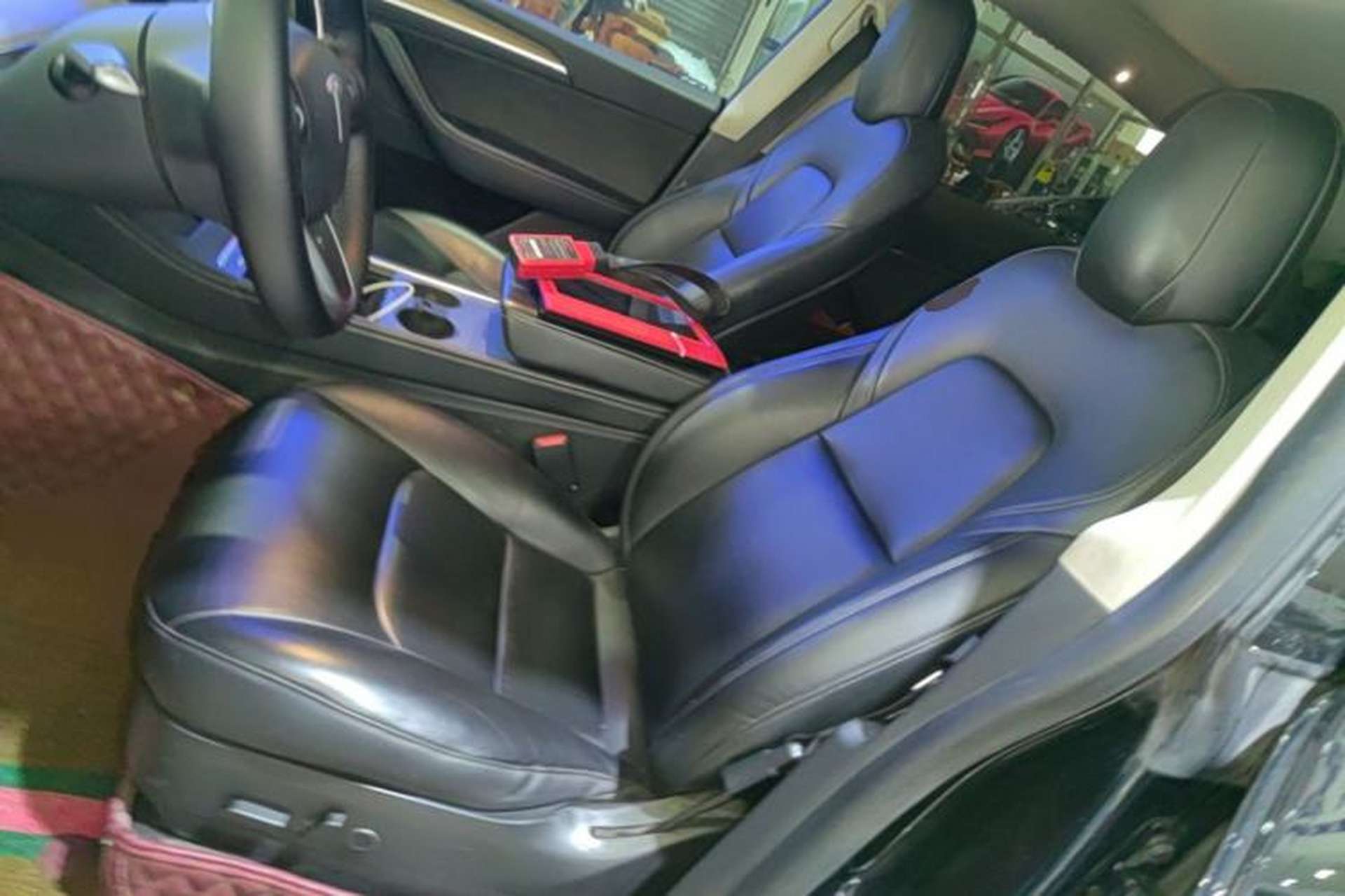 Used Tesla Model Y 2021 Standard Range Rear-Wheel Drive Version Left Front Seat