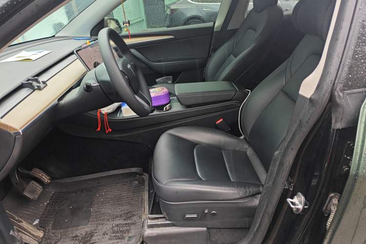 Used Tesla Model Y 2021 Standard Range Rear-Wheel Drive Version Left Front Seat