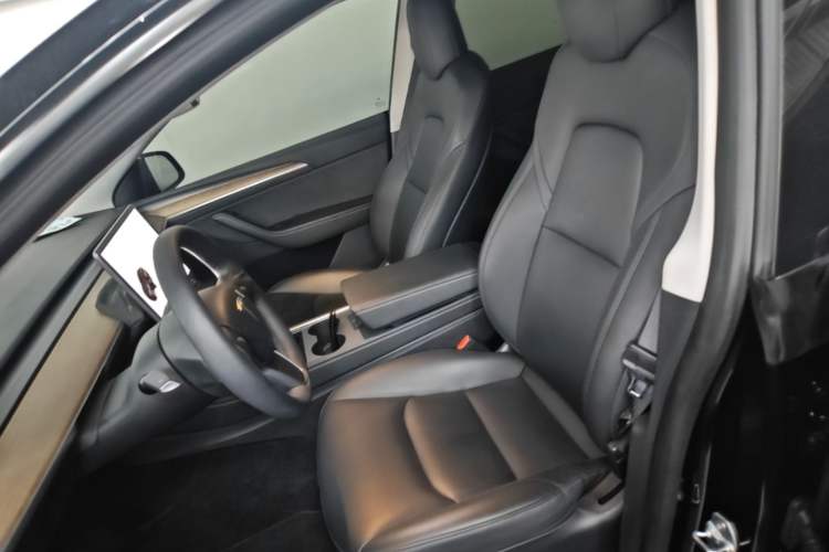 Used Tesla Model Y 2021 Long-Range All-Wheel-Drive Version Left Front Seat