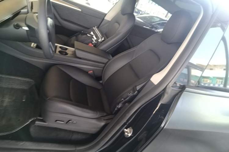 Used Tesla Model Y 2021 Standard Range Rear-Wheel Drive Version Left Front Seat