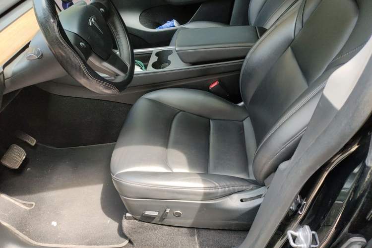 Used Tesla Model Y 2021 Long-Range All-Wheel-Drive Version Left Front Seat
