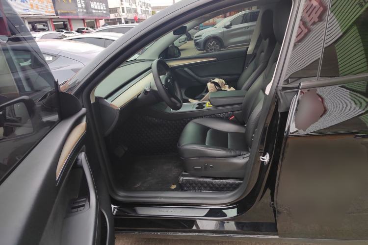 Used Tesla Model Y 2021 Standard Range Rear-Wheel Drive Version Left Front Seat