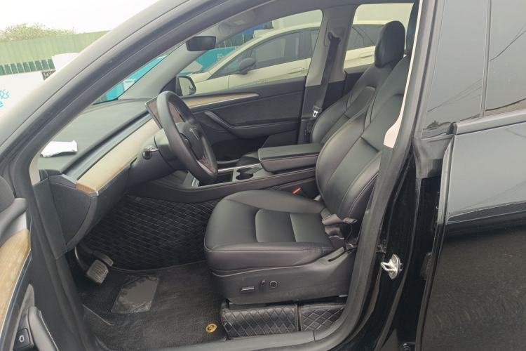 Used Tesla Model Y 2021 Standard Range Rear-Wheel Drive Version Left Front Seat