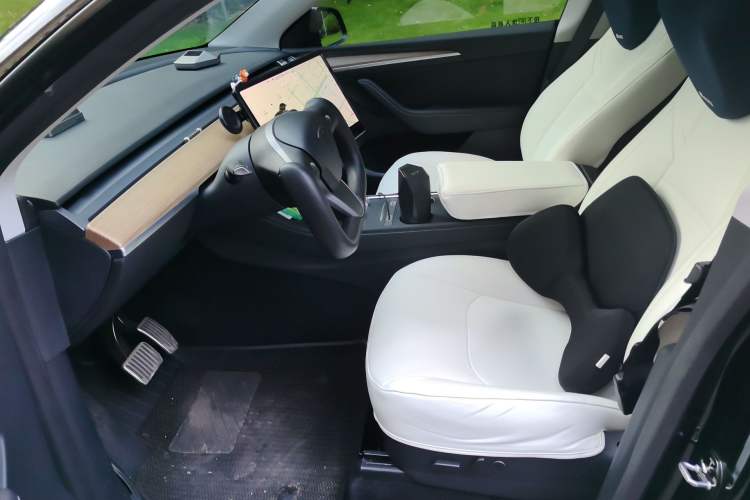Used Tesla Model Y 2021 Long-Range All-Wheel-Drive Version 3D7 Left Front Seat