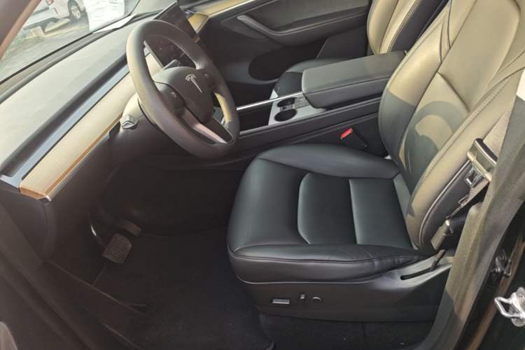 Used Tesla Model Y 2021 Standard Range Rear-Wheel Drive Version Left Front Seat
