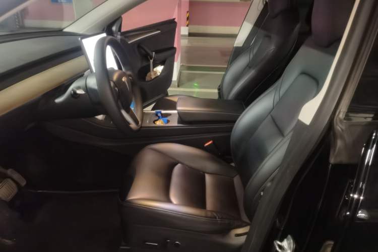 Used Tesla Model Y 2021 Standard Range Rear-Wheel Drive Version Left Front Seat