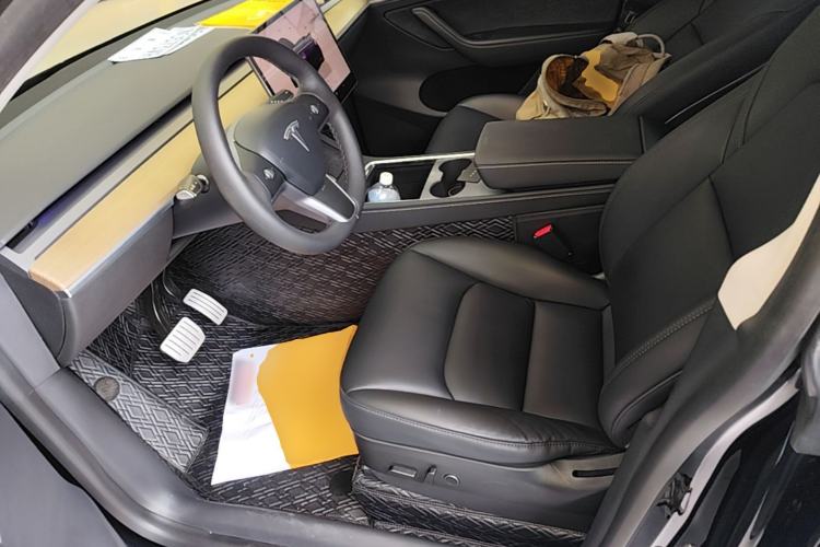 Used Tesla Model Y 2021 Performance High-Performance All-Wheel-Drive Version Left Front Seat