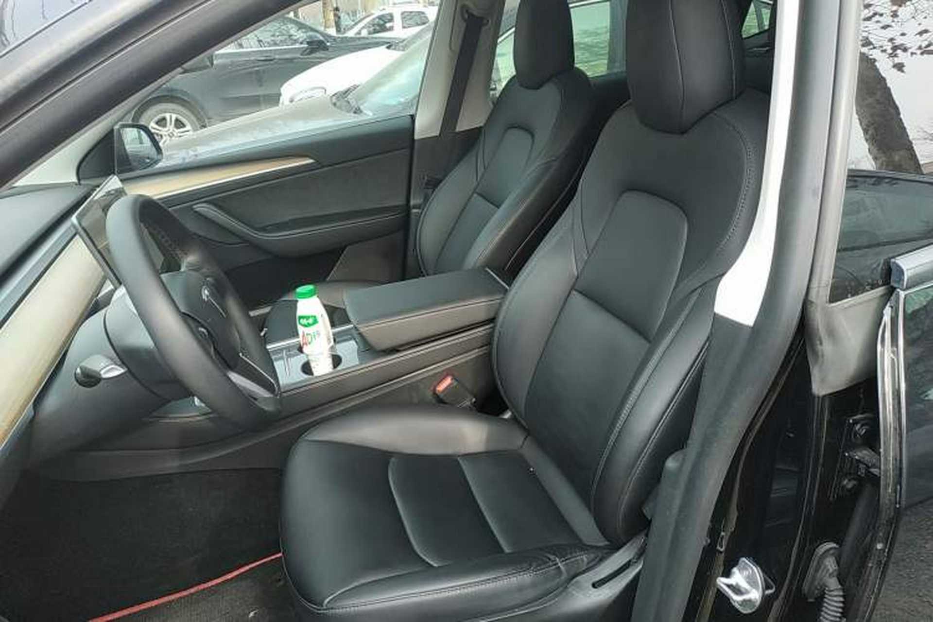 Used Tesla Model Y 2021 Standard Range Rear-Wheel Drive Version Left Front Seat