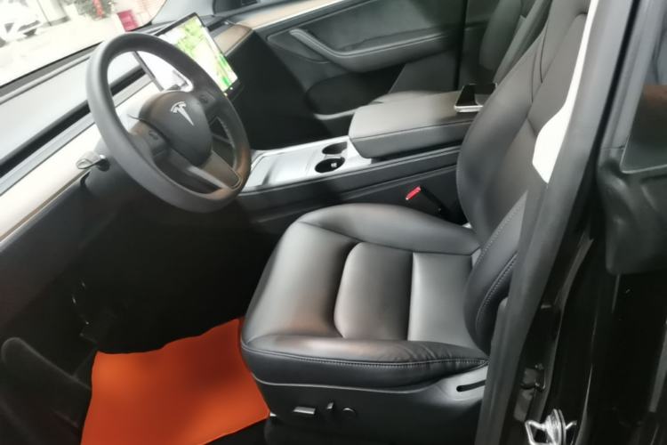 Used Tesla Model Y 2021 Standard Range Rear-Wheel Drive Version Left Front Seat