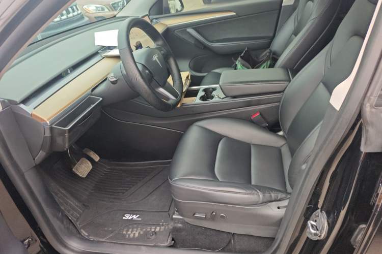 Used Tesla Model Y 2021 Standard Range Rear-Wheel Drive Version Left Front Seat