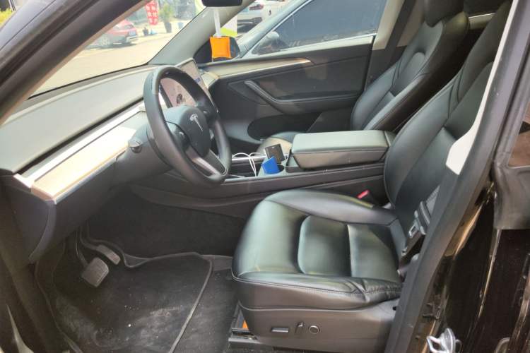 Used Tesla Model Y 2021 Standard Range Rear-Wheel Drive Version Left Front Seat