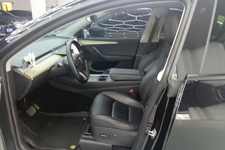 Used Tesla Model Y 2021 Standard Range Rear-Wheel Drive Version Left Front Seat