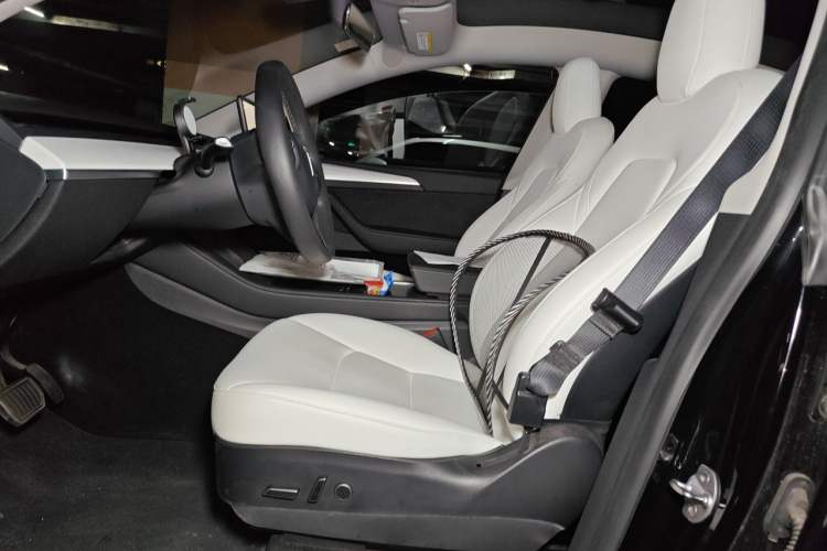 Used Tesla Model Y 2021 Long-Range All-Wheel-Drive Version Left Front Seat