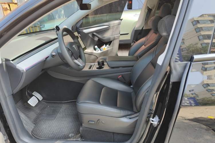 Used Tesla Model Y 2021 Performance High-Performance All-Wheel-Drive Version Left Front Seat