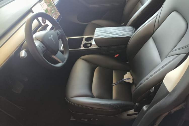 Used Tesla Model Y 2021 Standard Range Rear-Wheel Drive Version Left Front Seat
