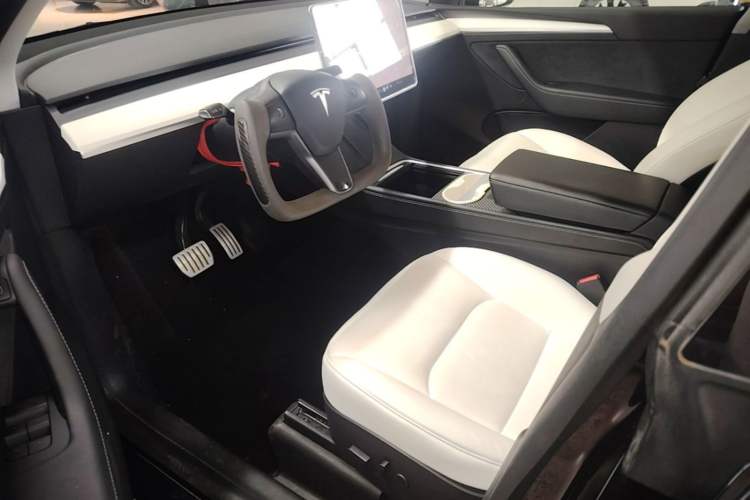 Used Tesla Model Y 2021 Performance High-Performance All-Wheel-Drive Version Left Front Seat