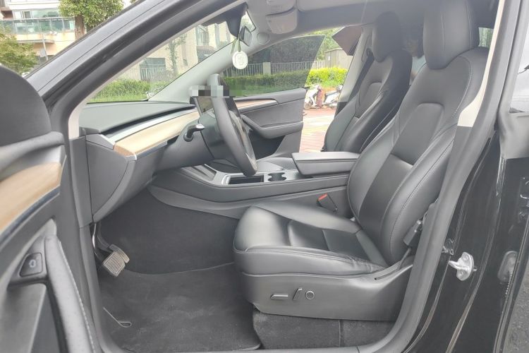 Used Tesla Model Y 2021 Standard Range Rear-Wheel Drive Version Left Front Seat