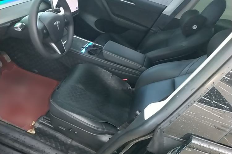 Used Tesla Model Y 2021 Standard Range Rear-Wheel Drive Version Left Front Seat