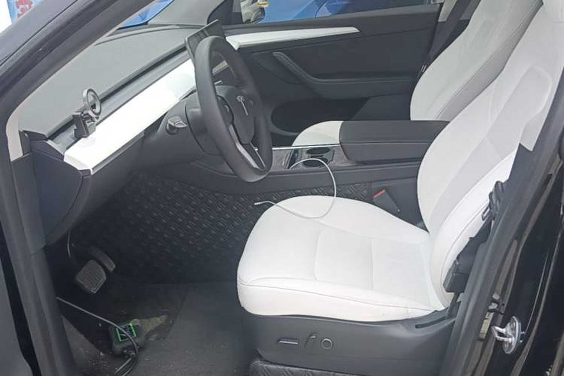 Used Tesla Model Y 2021 Long-Range All-Wheel-Drive Version 3D7 Left Front Seat
