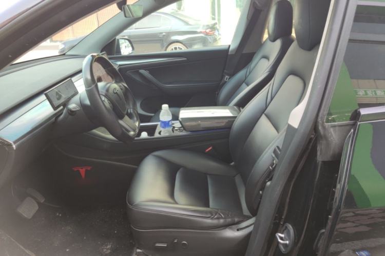 Used Tesla Model Y 2021 Standard Range Rear-Wheel Drive Version Left Front Seat
