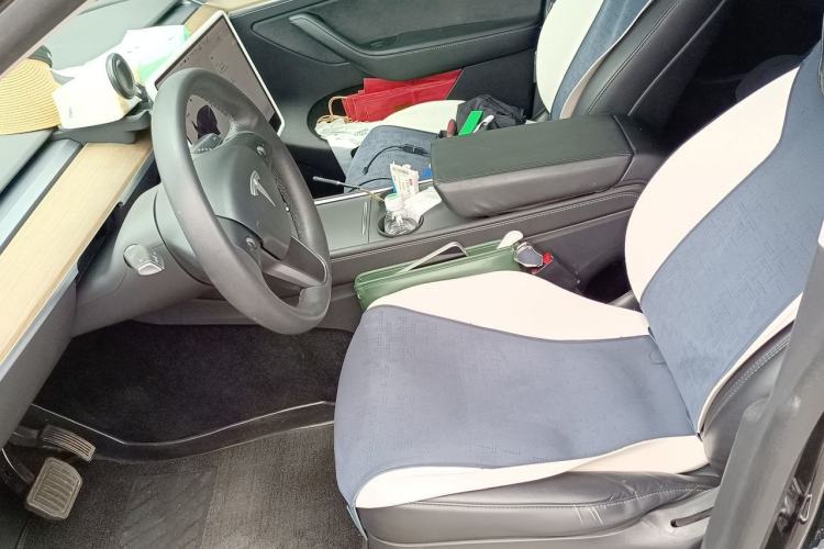 Used Tesla Model Y 2021 Standard Range Rear-Wheel Drive Version Left Front Seat