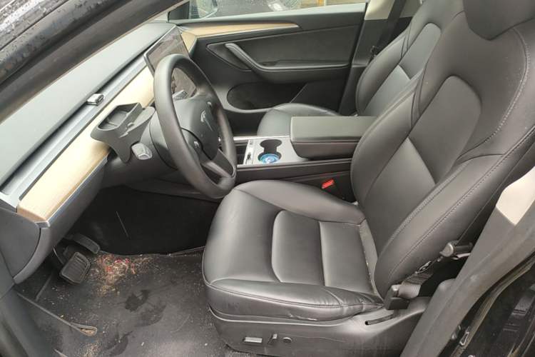 Used Tesla Model Y 2021 Standard Range Rear-Wheel Drive Version Left Front Seat