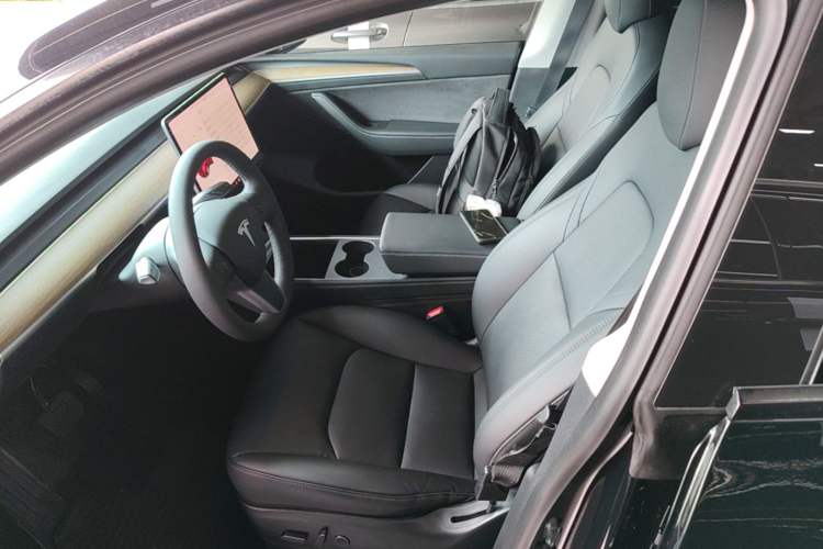 Used Tesla Model Y 2021 Long-Range All-Wheel-Drive Version 3D7 Left Front Seat