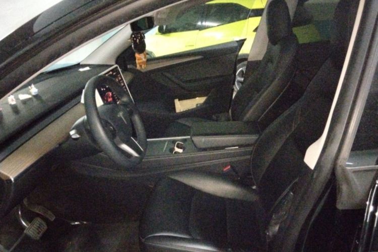 Used Tesla Model Y 2021 Standard Range Rear-Wheel Drive Version Left Front Seat