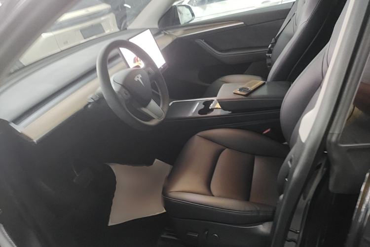 Used Tesla Model Y 2021 Long-Range All-Wheel-Drive Version Left Front Seat
