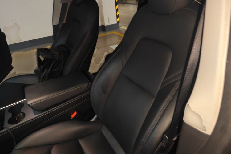 Used Tesla Model Y 2021 Long-Range All-Wheel-Drive Version Left Front Seat