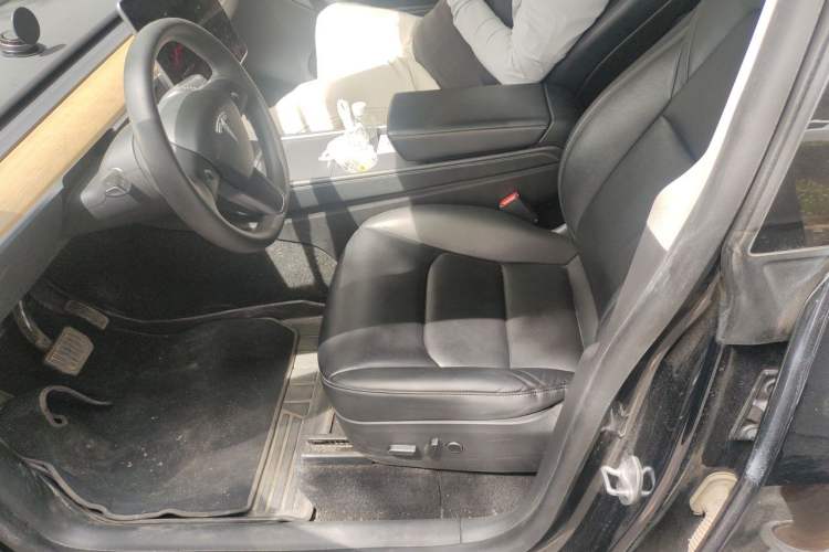 Used Tesla Model Y 2021 Standard Range Rear-Wheel Drive Version Left Front Seat