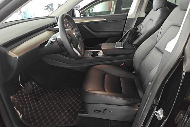 Used Tesla Model Y 2021 Revised Version 2 Long-Range All-Wheel-Drive Edition Left Front Seat