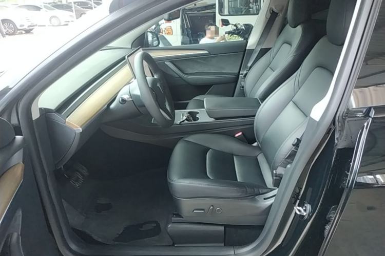 Used Tesla Model Y 2021 Standard Range Rear-Wheel Drive Version Left Front Seat