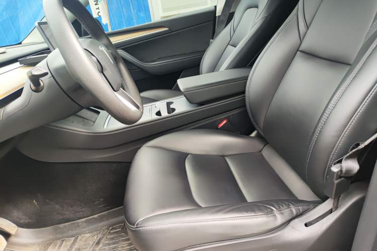 Used Tesla Model Y 2021 Standard Range Rear-Wheel Drive Version Left Front Seat