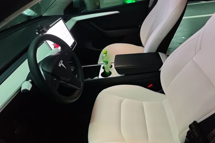 Used Tesla Model Y 2021 Long-Range All-Wheel-Drive Version Left Front Seat