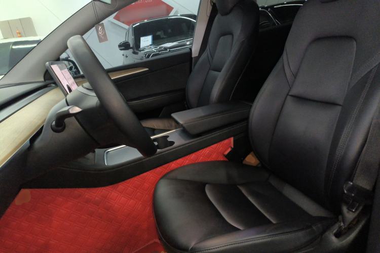 Used Tesla Model Y 2021 Standard Range Rear-Wheel Drive Version Left Front Seat