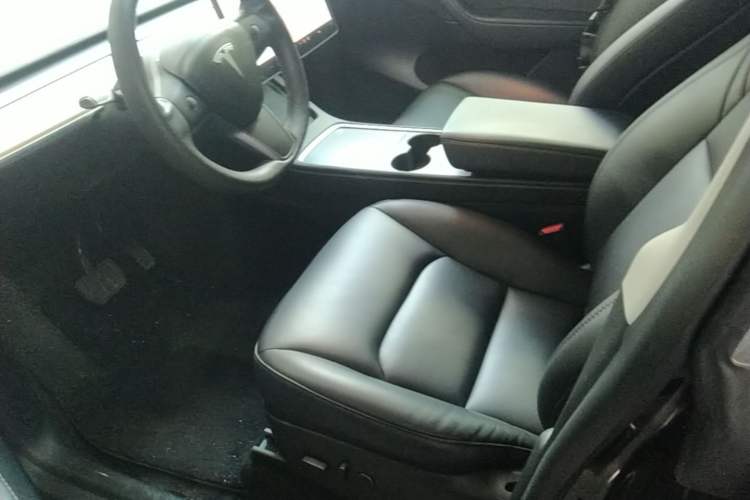 Used Tesla Model Y 2021 Long-Range All-Wheel-Drive Version 3D7 Left Front Seat