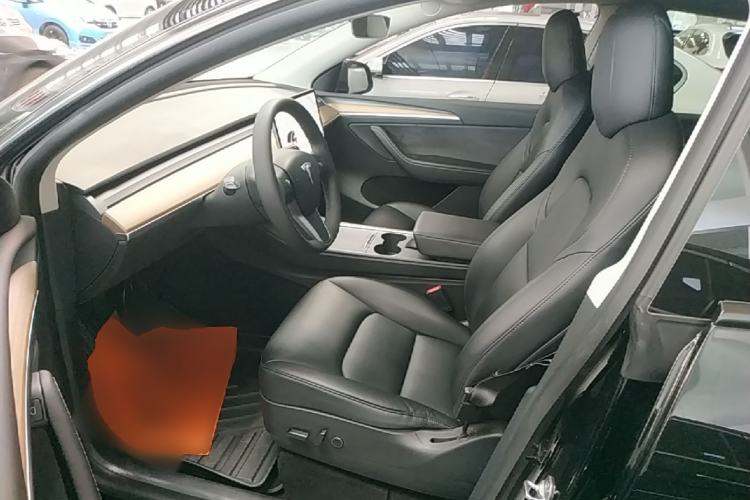 Used Tesla Model Y 2021 Standard Range Rear-Wheel Drive Version Left Front Seat