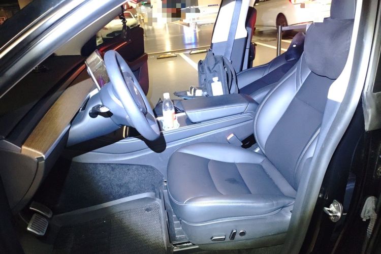 Used Tesla Model Y 2021 Standard Range Rear-Wheel Drive Version Left Front Seat