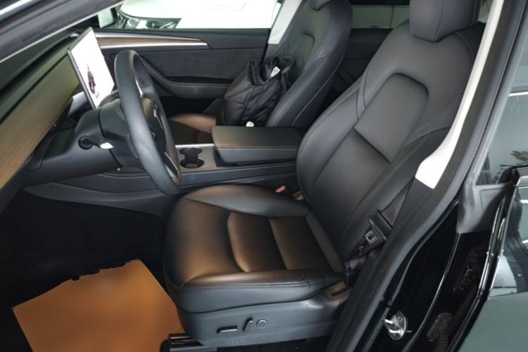Used Tesla Model Y 2021 Long-Range All-Wheel-Drive Version Left Front Seat