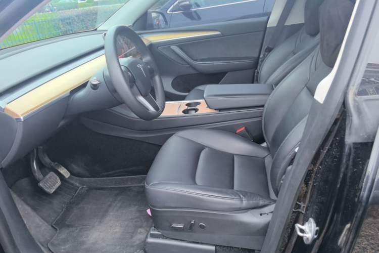 Used Tesla Model Y 2021 Standard Range Rear-Wheel Drive Version Left Front Seat