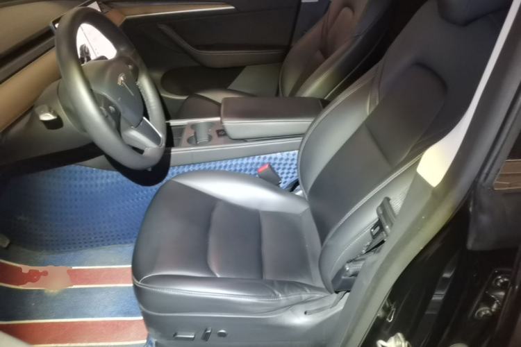 Used Tesla Model Y 2021 Standard Range Rear-Wheel Drive Version Left Front Seat