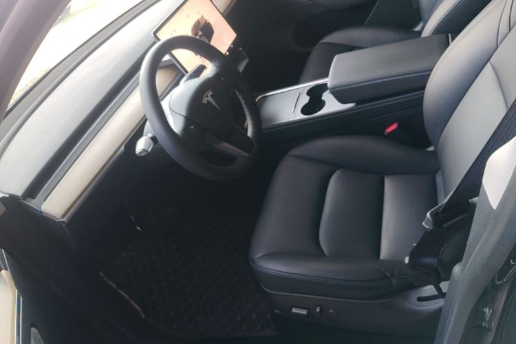 Used Tesla Model Y 2021 Revised Version 2 Long-Range All-Wheel-Drive Edition Left Front Seat