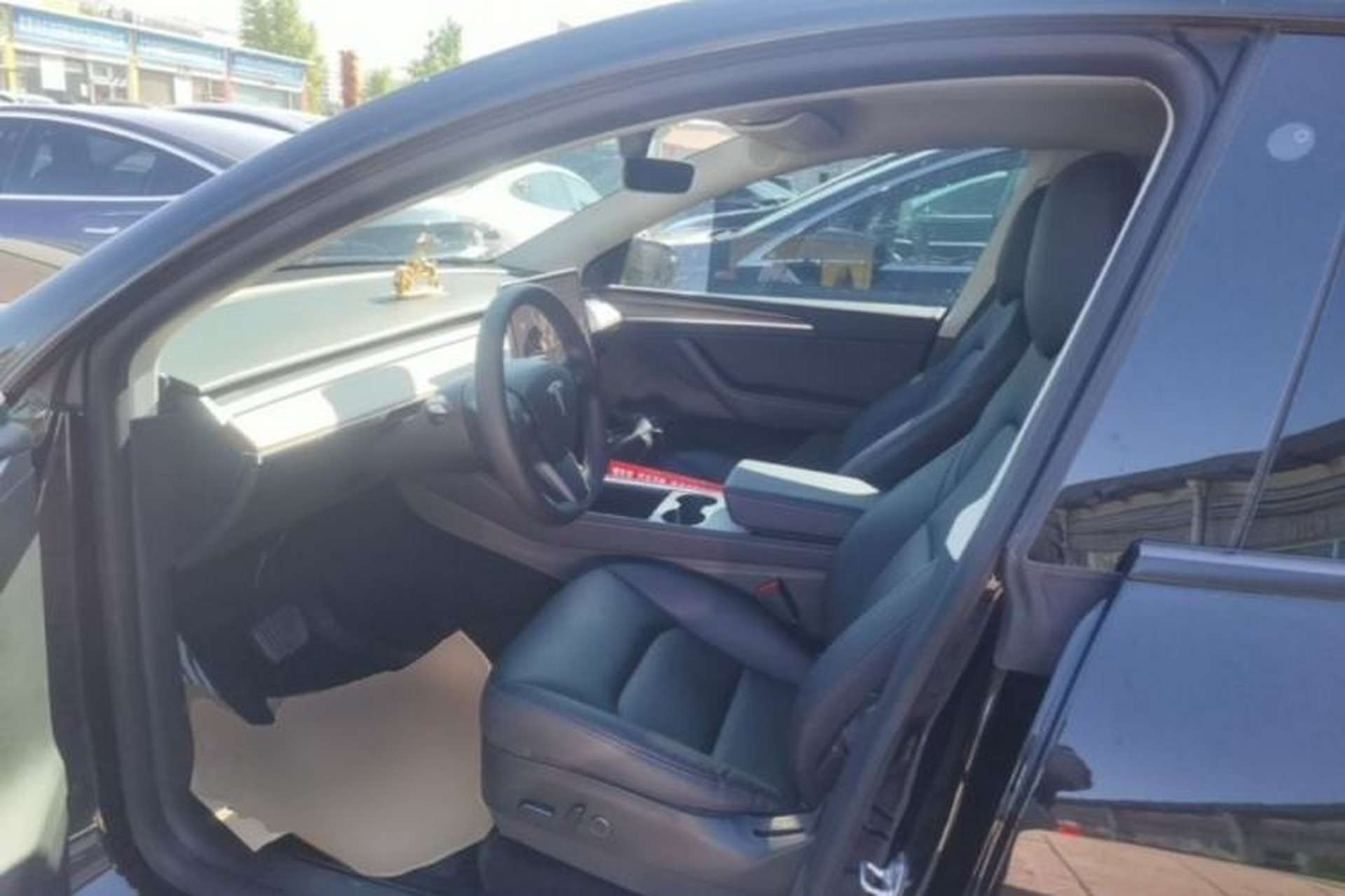 Used Tesla Model Y 2021 Long-Range All-Wheel-Drive Version Left Front Seat