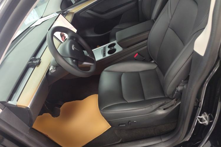 Used Tesla Model Y 2021 Standard Range Rear-Wheel Drive Version Left Front Seat