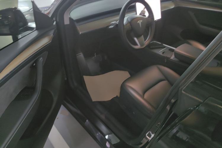 Used Tesla Model Y 2021 Standard Range Rear-Wheel Drive Version Left Front Seat
