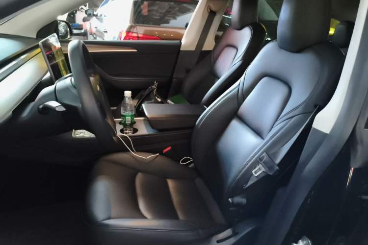 Used Tesla Model Y 2021 Standard Range Rear-Wheel Drive Version Left Front Seat