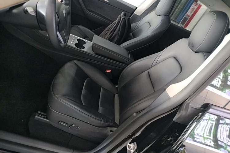 Used Tesla Model Y 2021 Standard Range Rear-Wheel Drive Version Left Front Seat