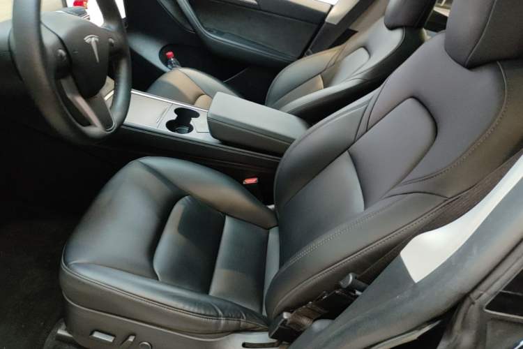 Used Tesla Model Y 2021 Standard Range Rear-Wheel Drive Version Left Front Seat