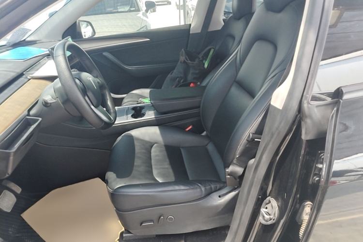Used Tesla Model Y 2021 Standard Range Rear-Wheel Drive Version Left Front Seat